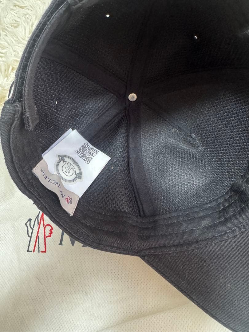 正規品MONCLER ブラック ベースボールキャップレディース