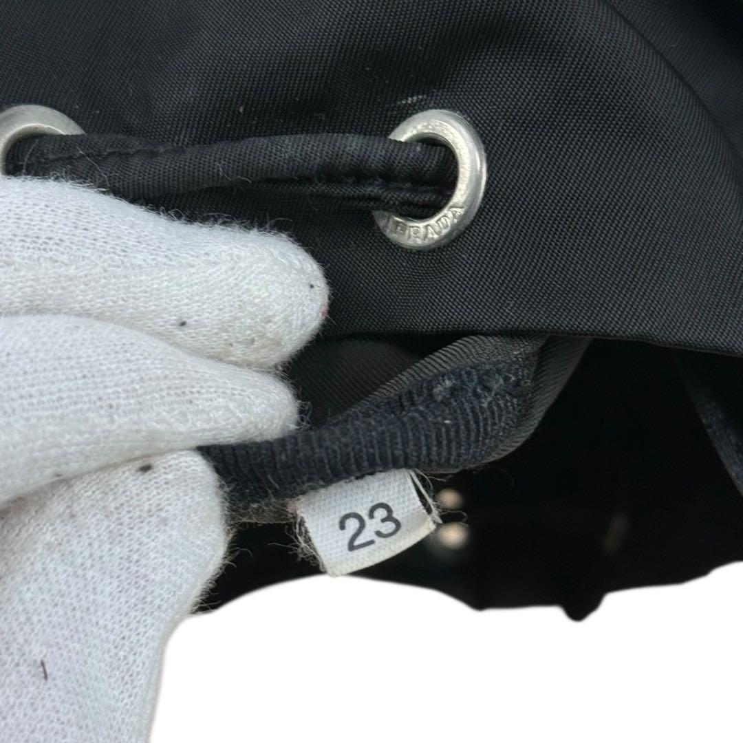 【美品】PRADA プラダ 巾着ポーチ 三角ロゴ ナイロン ブラック 黒 白タグ