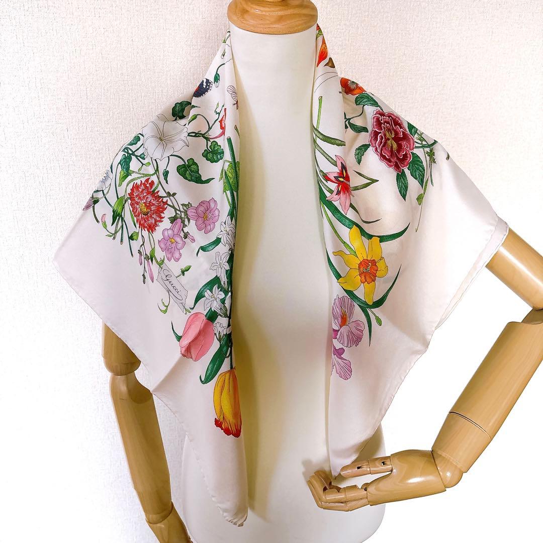 【美品】GUCCHI グッチ イタリア製 花柄シルクスカーフ ヴィンテージ　タグ