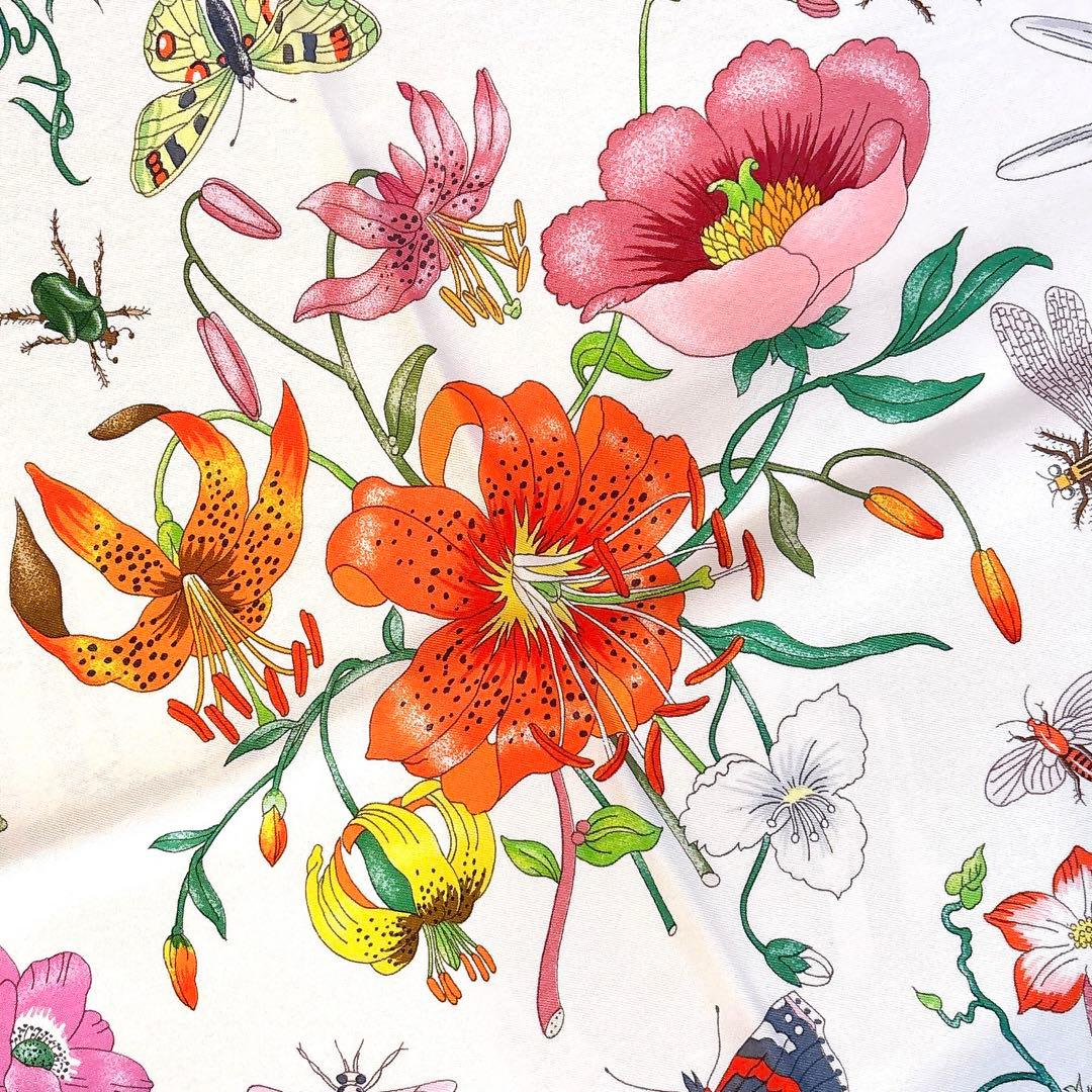 【美品】GUCCHI グッチ イタリア製 花柄シルクスカーフ ヴィンテージ　タグ