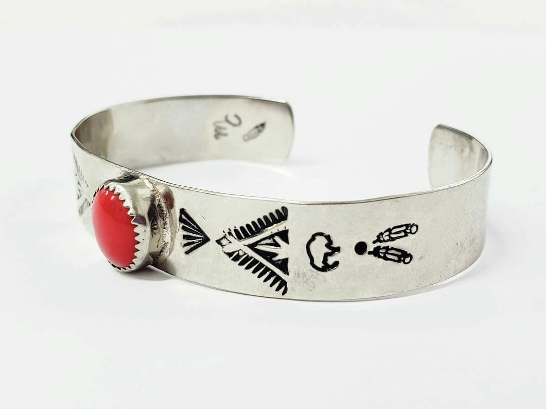 新品 インディアンジュエリー サントドミンゴ ナバホ バイソン 珊瑚 シルバー