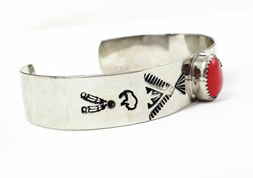 新品 インディアンジュエリー サントドミンゴ ナバホ バイソン 珊瑚 シルバー