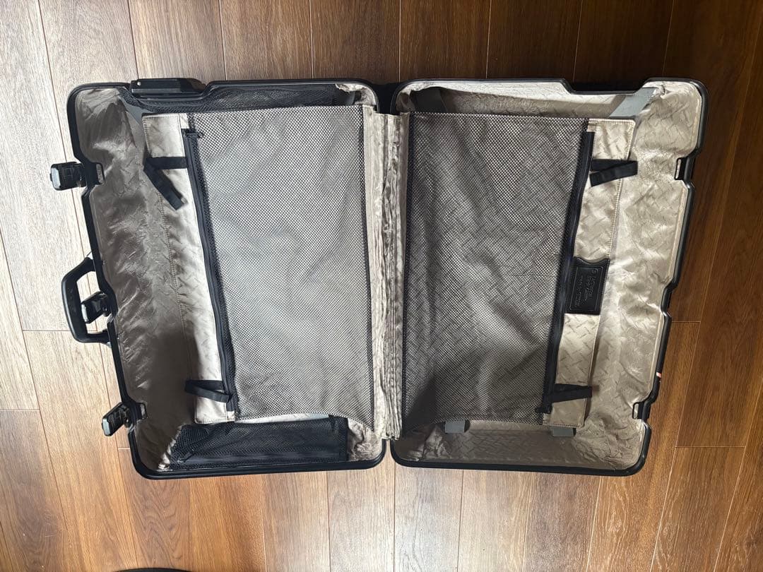 リモワ　ルフトハンザ　スーツケース