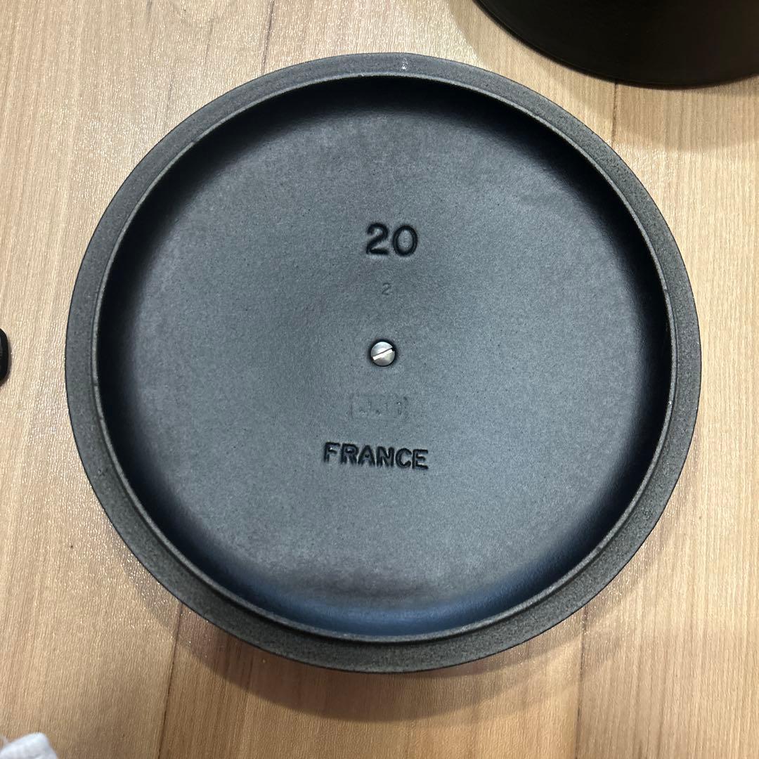 LE CREUSET両手鍋 ブラック　20