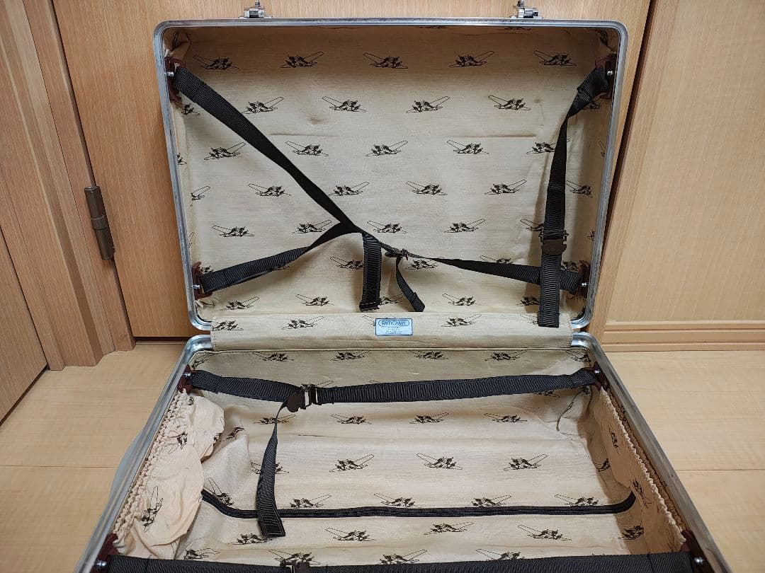 b*n様 RIMOWA クラシックフライト97652 二輪 アルミニウム キャリ