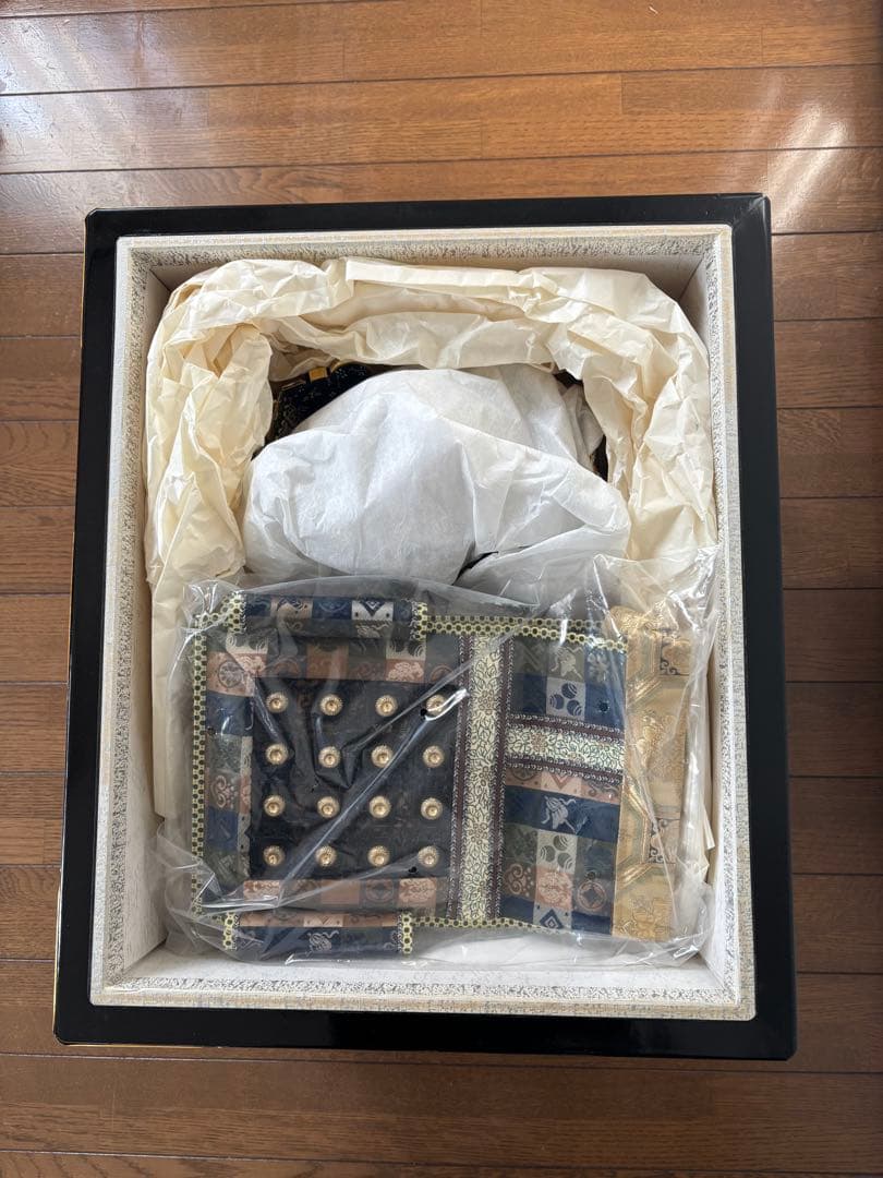 五月人形 武士の鎧 (社団法人日本ひな人形協会会長賞受賞作品)