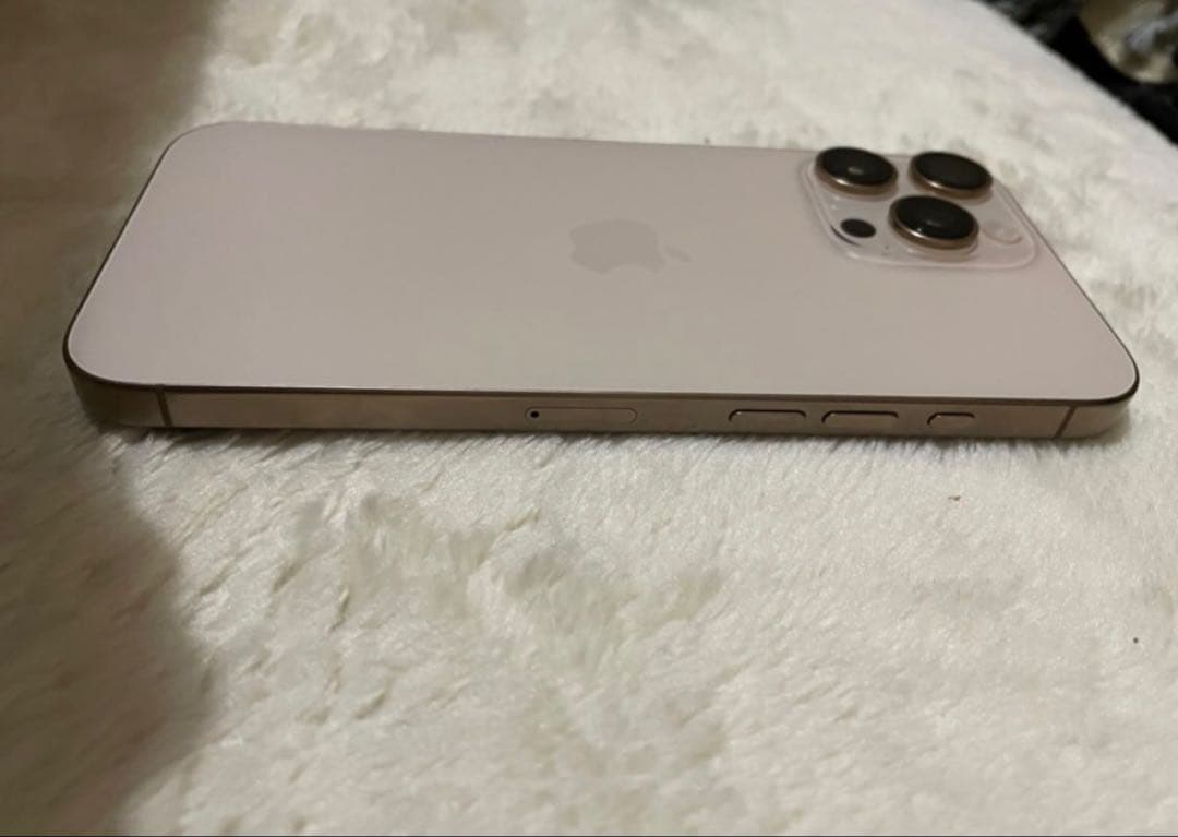 美品 iPhone16 pro Max デザートチタニウム SIMフリー