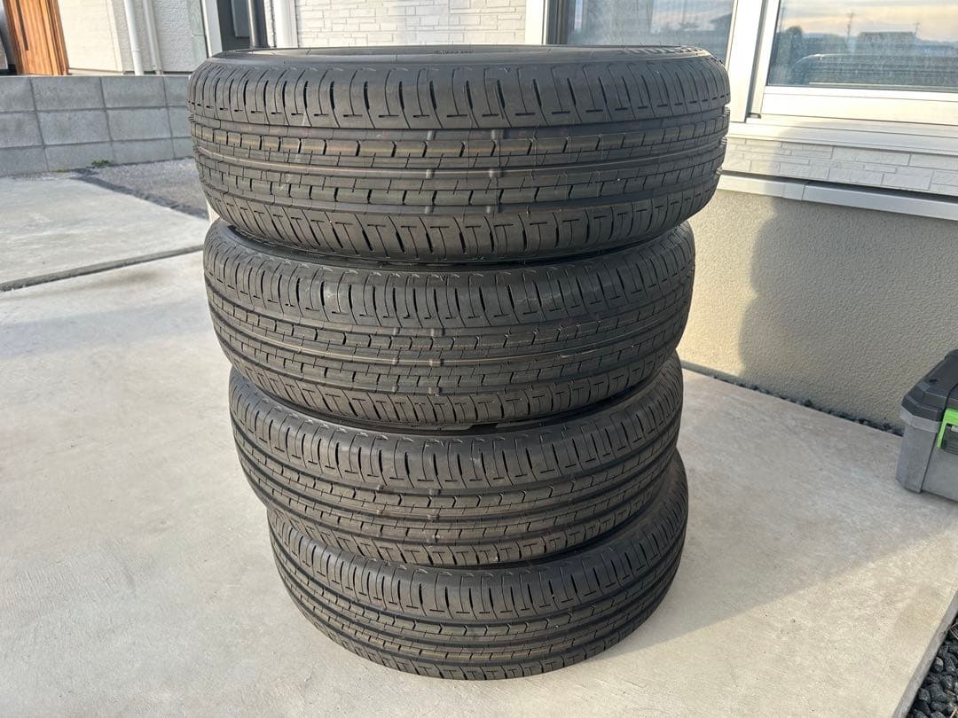 185/65/15タイヤ　新車外し