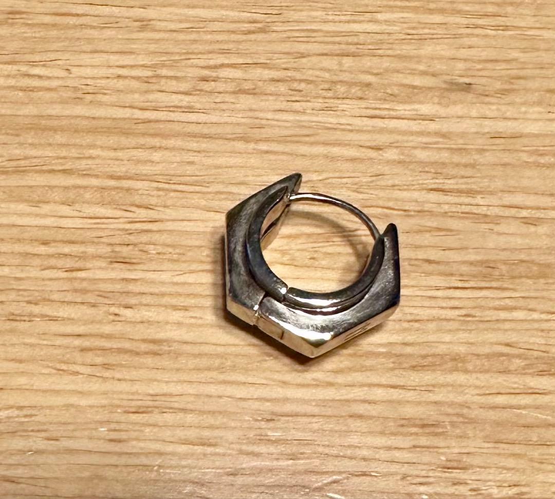 メゾンマルジェラ　ボルト&ナット　リジッドピアス