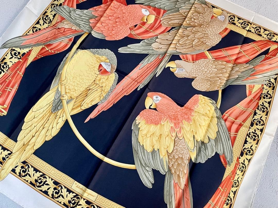 美品 フェラガモ シルク スカーフ イタリア製 ヴィンテージ 鳥 オウム柄 大判