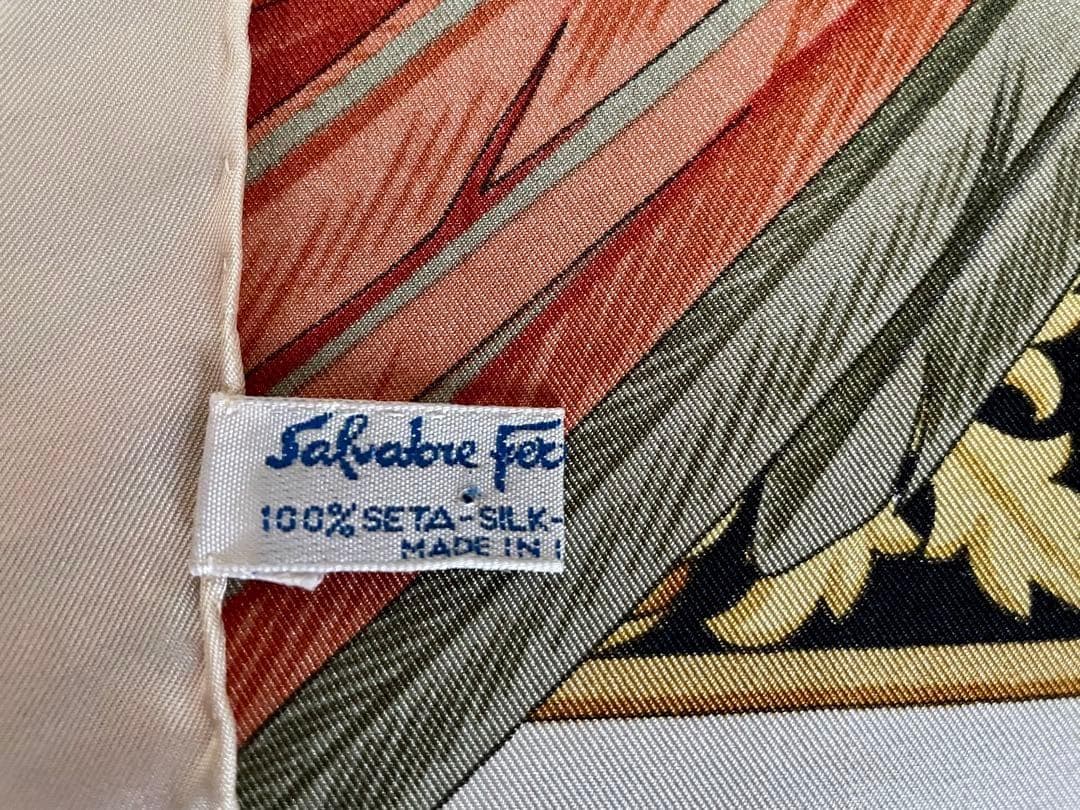 美品 フェラガモ シルク スカーフ イタリア製 ヴィンテージ 鳥 オウム柄 大判