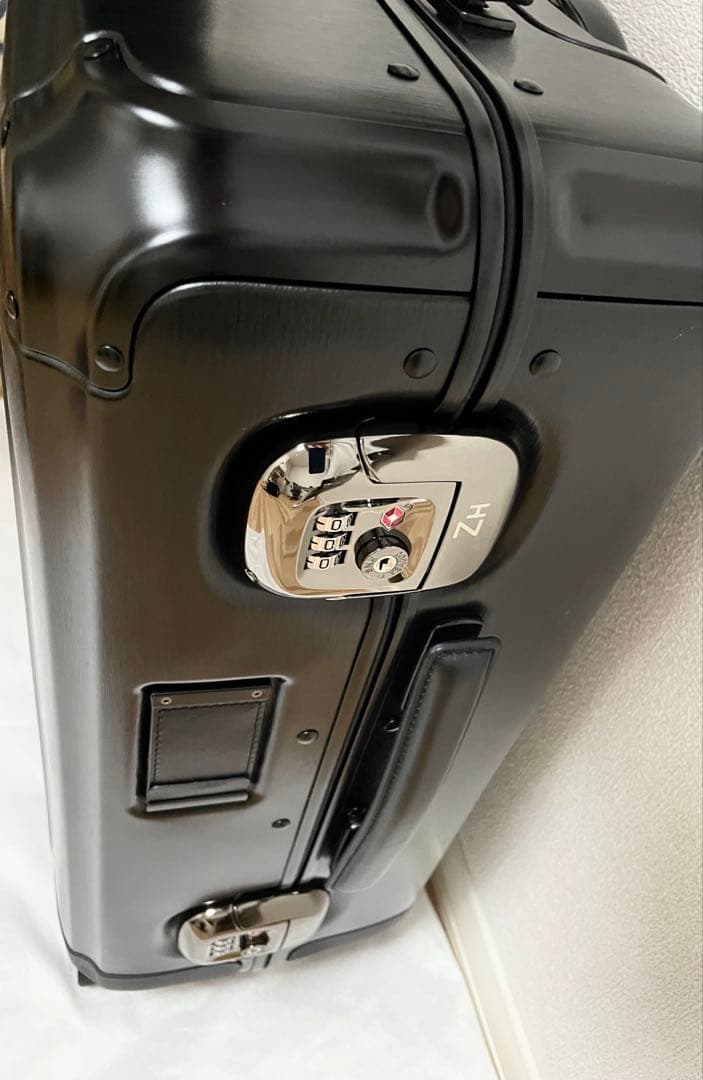 新品 ゼロハリバートン アルミ スーツケース ブラック 39L