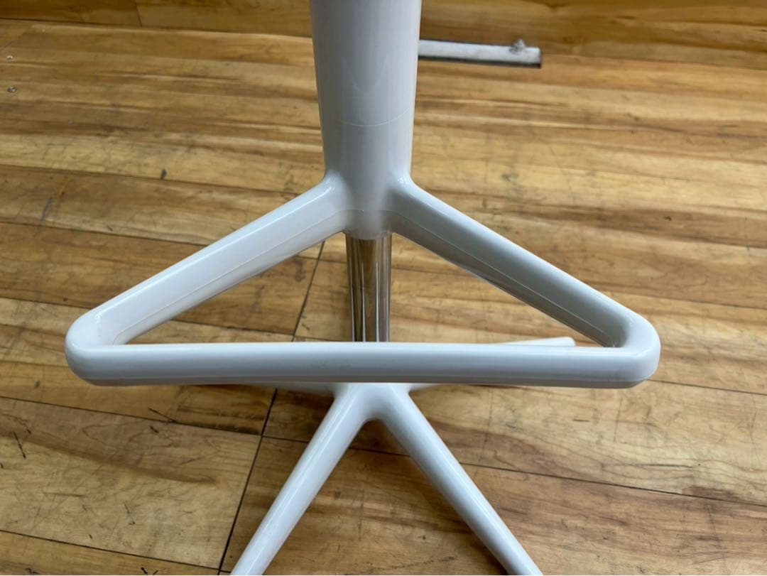 リ*︎様 TG205 Kartell カルテル ホワイト バースツール