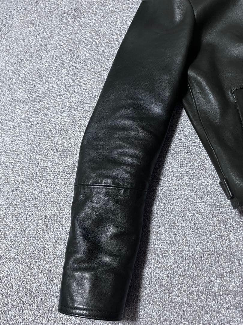 【エンメティアッカ干場】1piu1uguale3wjkルイスレザーバックラッシュ