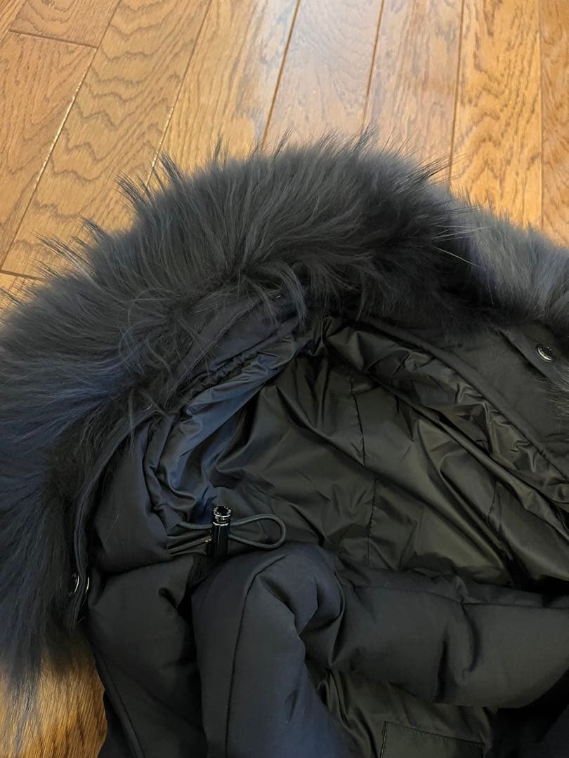 極美品　TATRAS ダウンベスト　ブラック