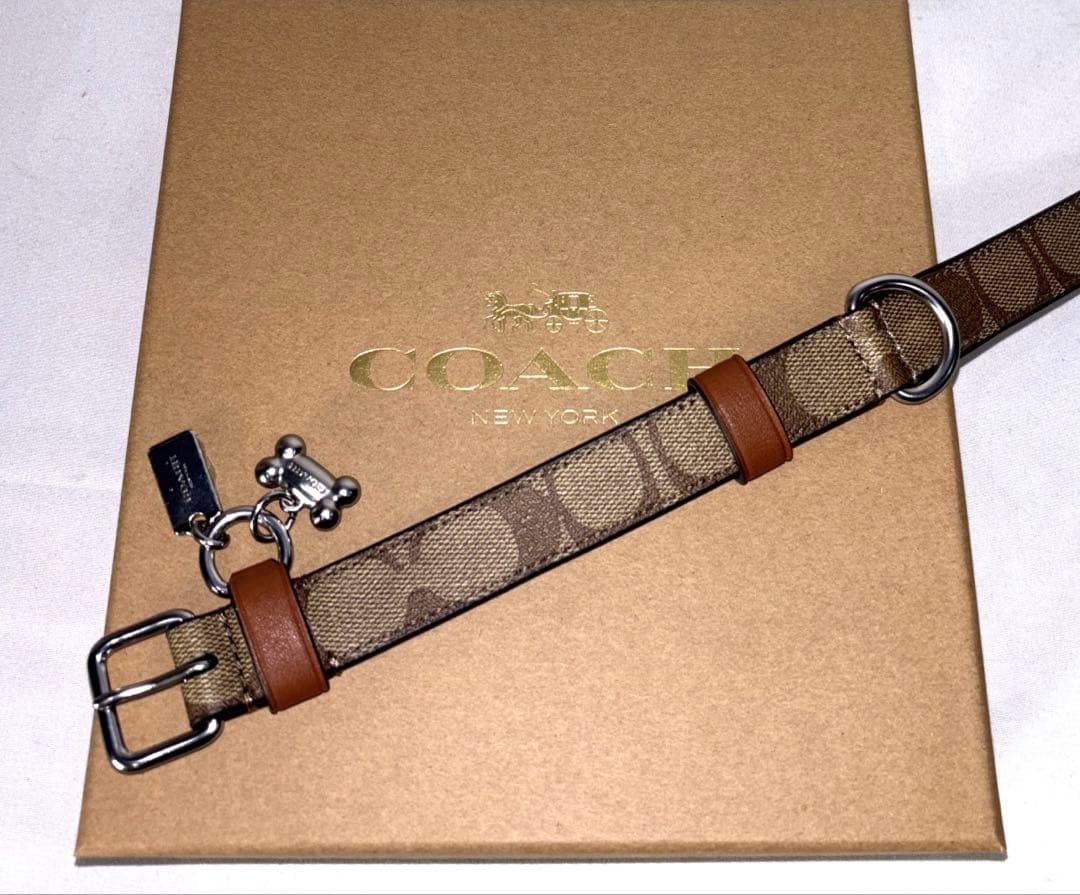 ⭐️新品⭐️コーチ　首輪　シグネチャー骨型チャーム付き【中型犬用】