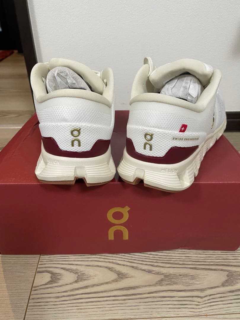 【2025年限定】ON Cloud X4 ランニングシューズ アイボリー