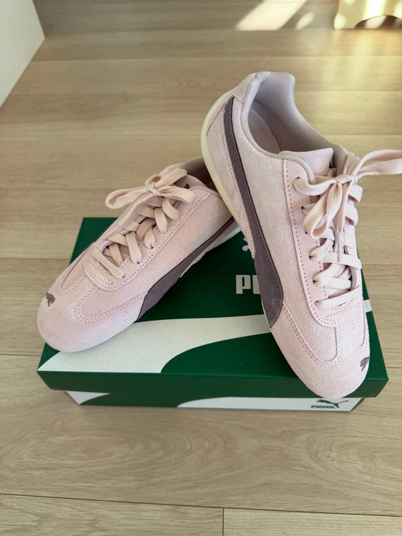 新品　大人気PUMA ピンク スエード スニーカー