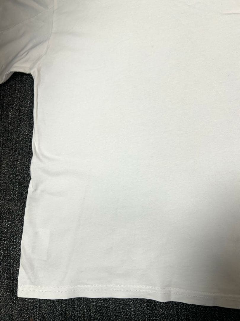 プラダ ホワイト Tシャツ ロゴ付き 半袖