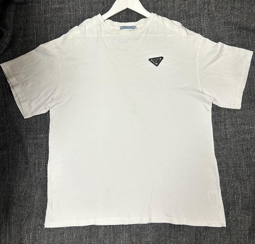 プラダ ホワイト Tシャツ ロゴ付き 半袖