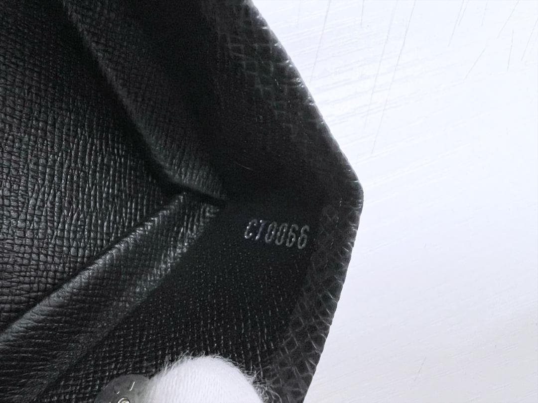 美品　ルイヴィトン　タイガ　ボワット　スクエア　ケース　M30384