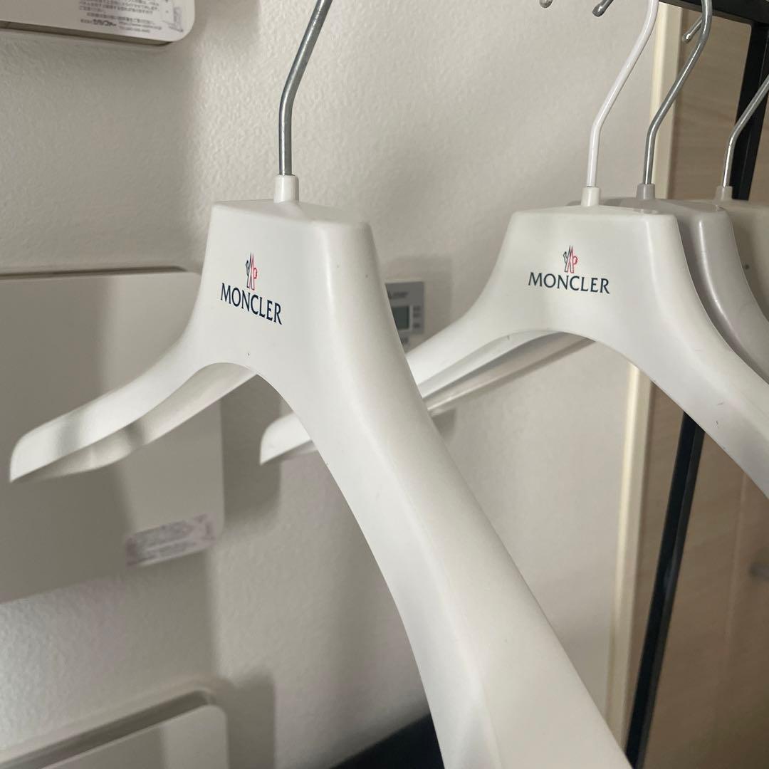 モンクレール　ハンガー