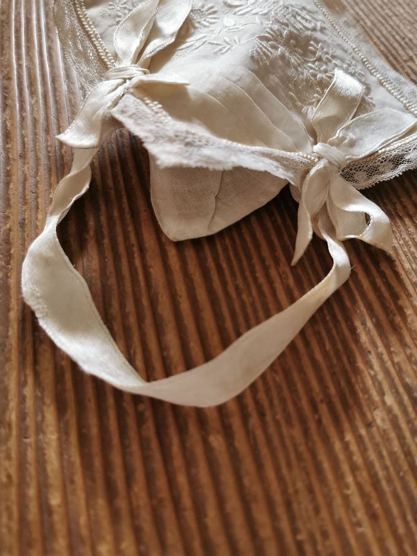 アンティーク 初聖体式 花刺繍&プリーツ リネンシルク オモニエール 二重バッグ