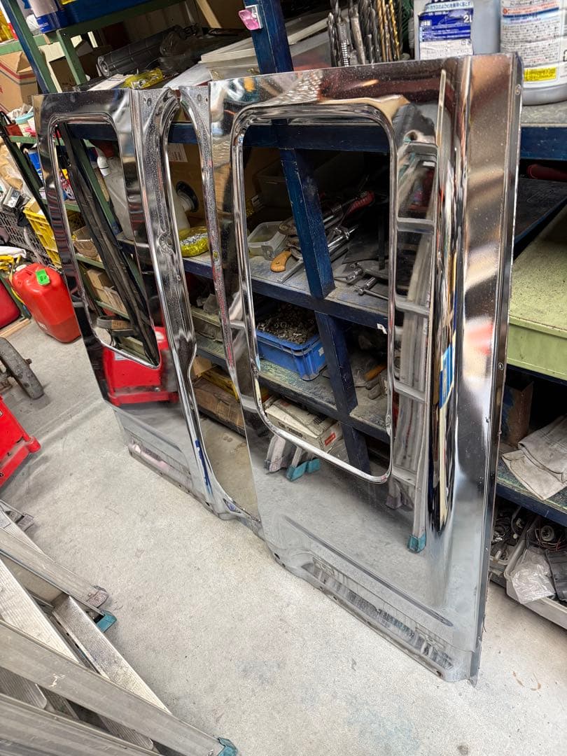 いすゞ　NEWギガ　寝台パネル　メッキ