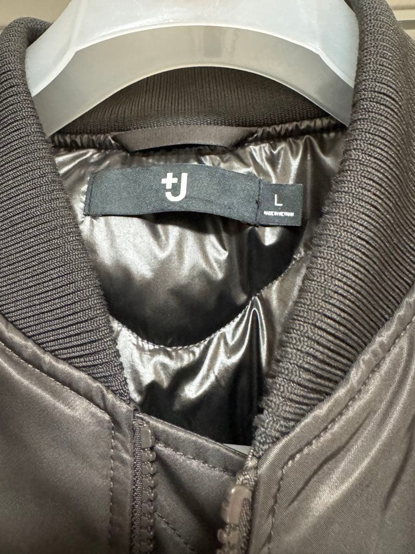 2026年　モデルユニクロ+J ハイブリッド MA-1 ダウン　L GLAY