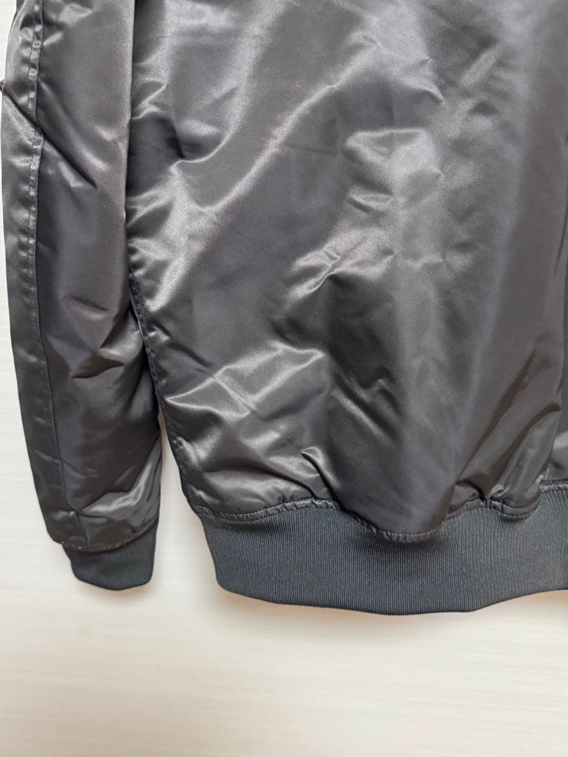 2026年　モデルユニクロ+J ハイブリッド MA-1 ダウン　L GLAY