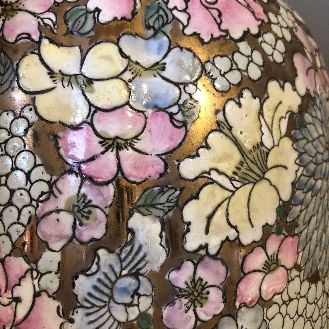 N342、花詰 中国様 中国美術 花器飾り壺 本金彩 豪華な蓋付大花瓶