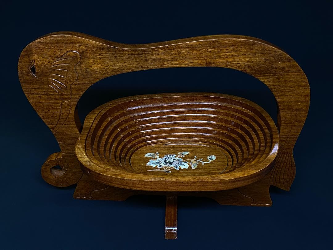 象のバスケット（螺鈿細工）