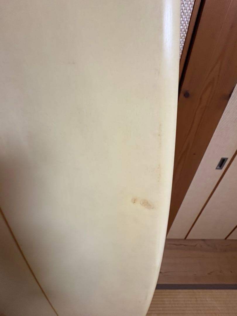 珍しい木梨さんのサーフボード５.11179センチぐらい幅47センチ厚み５.7