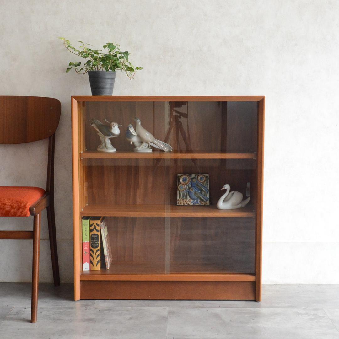 イギリスヴィンテージ チーク ガラスキャビネット ディスプレイ 飾り棚 本棚