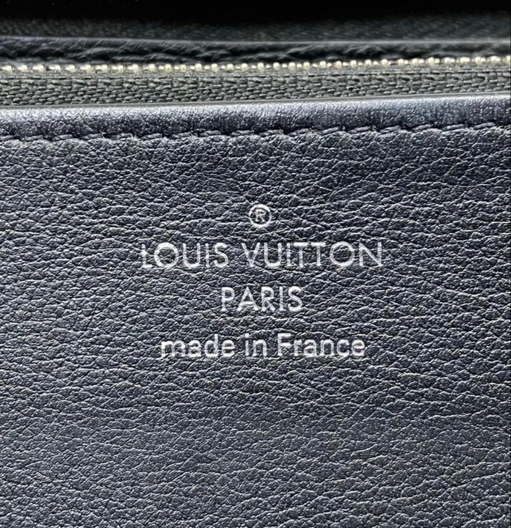 ルイ・ヴィトン マヒナ ジッピーウォレット 長財布