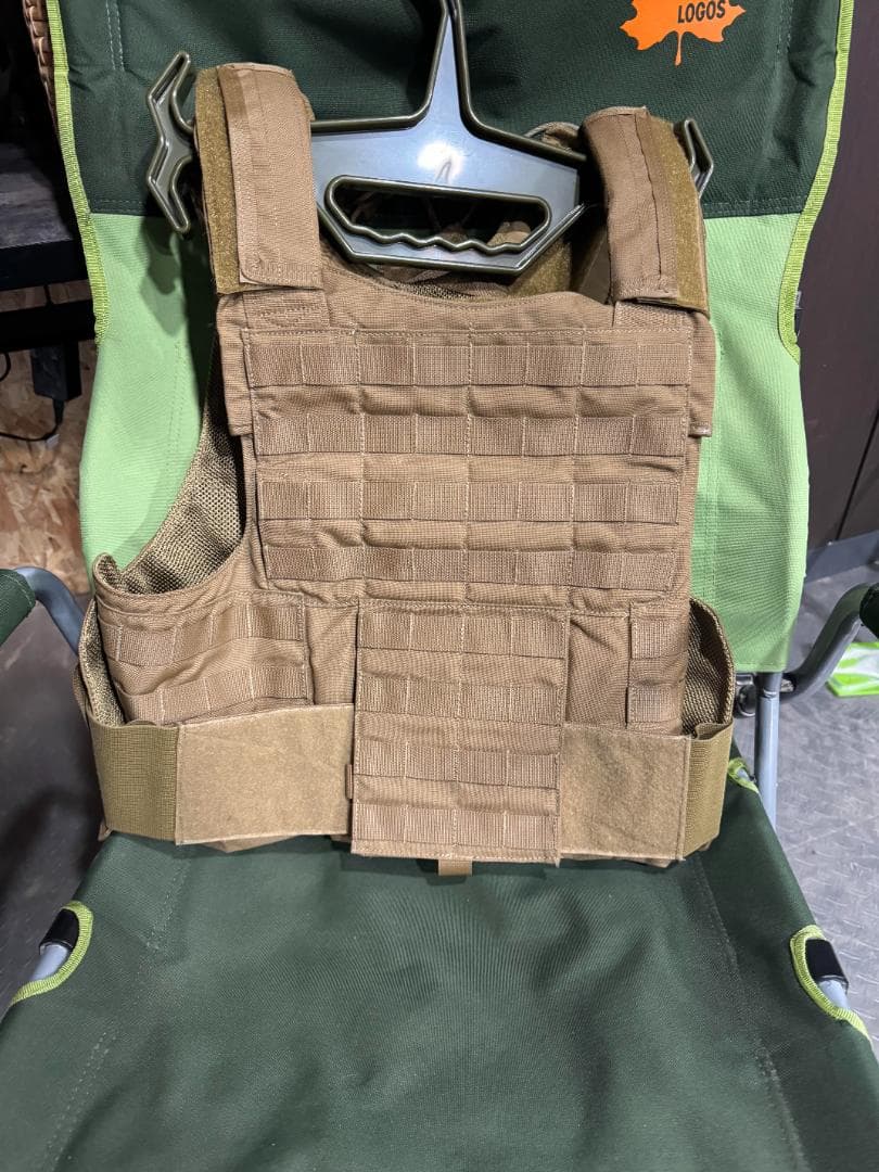 EAGLE CIRAS プレートキャリア Mサイズ タン