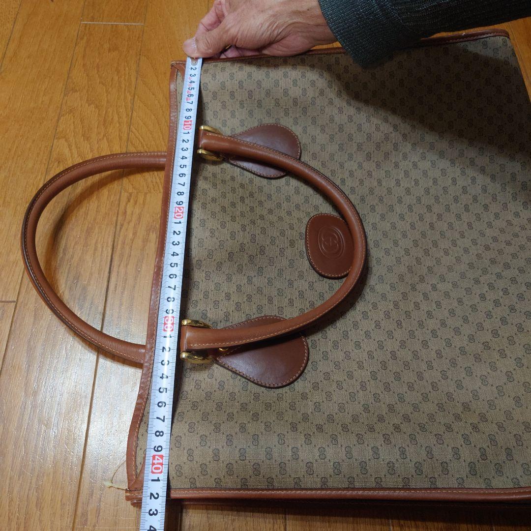 グッチ トートバッグ ベージュ　A4サイズ収納