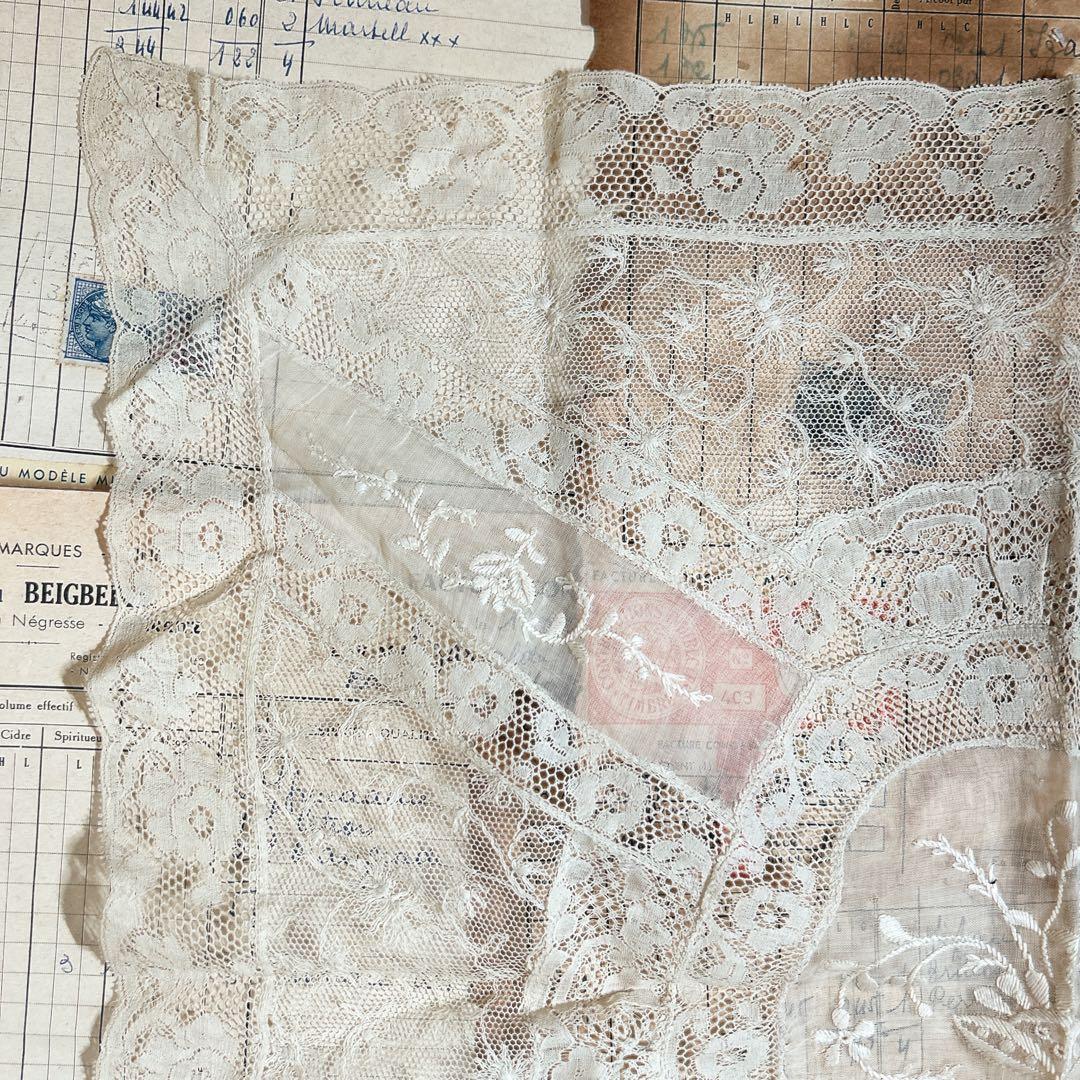 フランス アンティーク ノルマンディー レース ドイリー　正方形　E2481