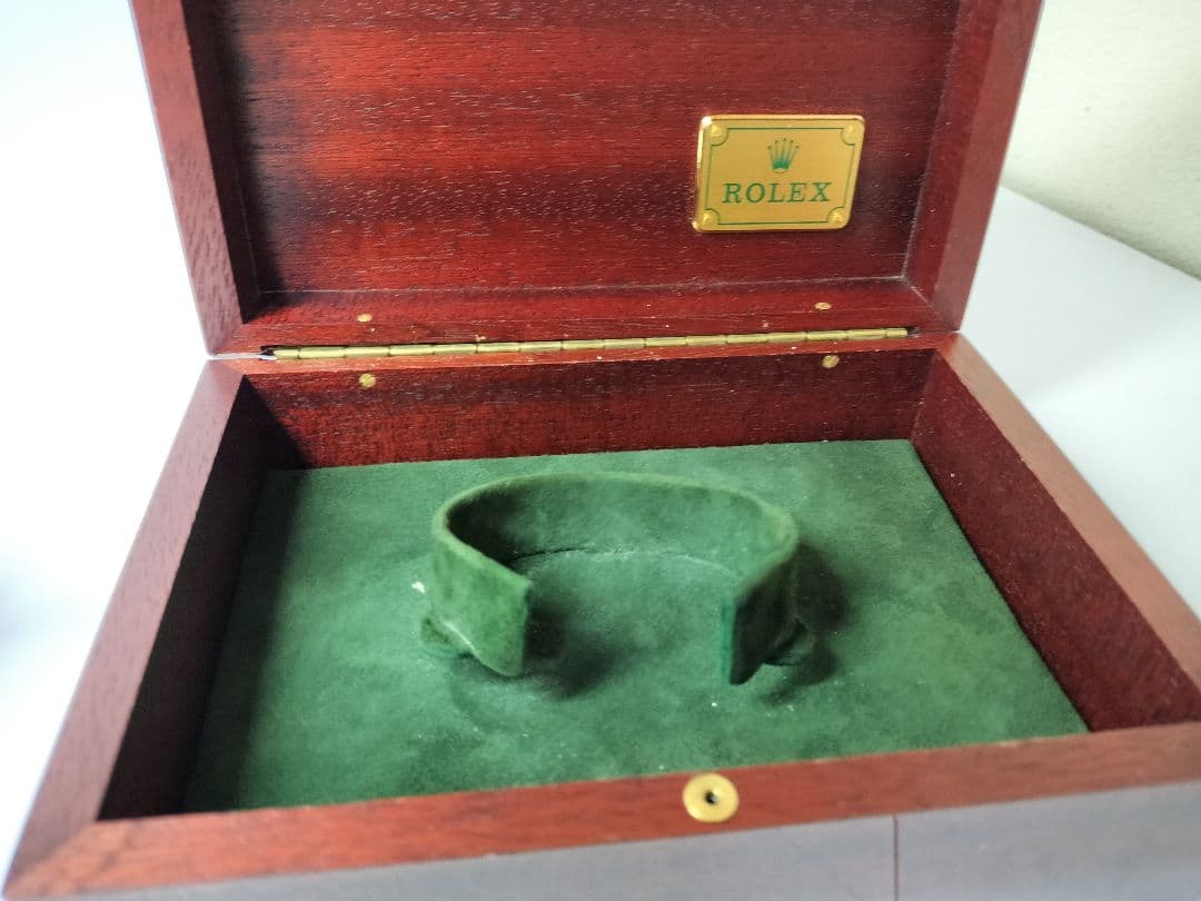 ROLEX 高級木製ボックスと希少チェリーニ冊子