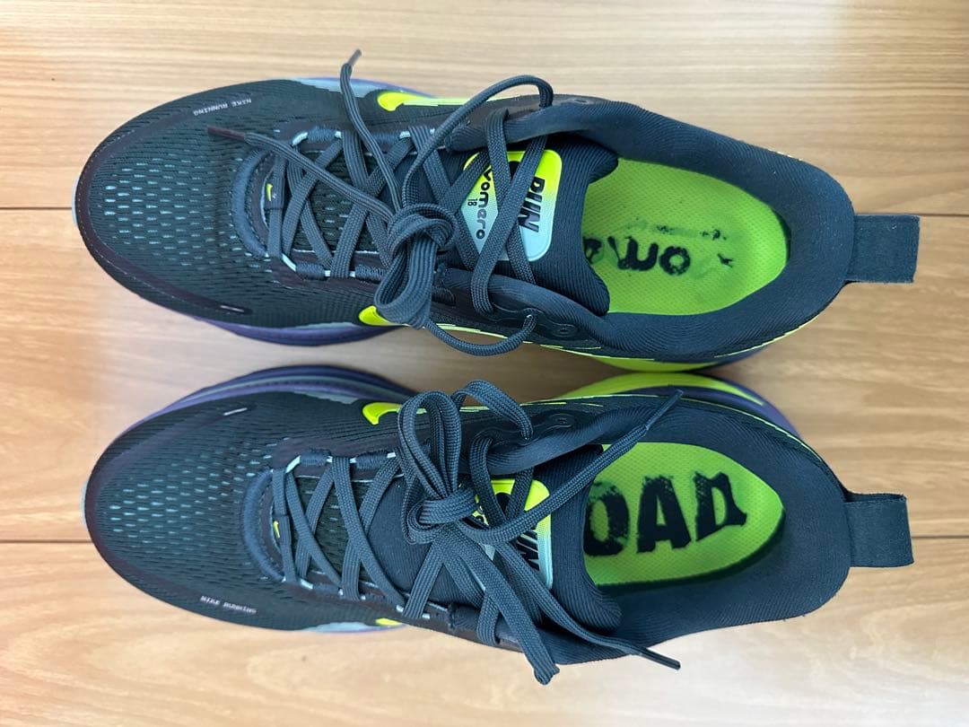 美品 NIKE AIR VOMERO 18 26cm