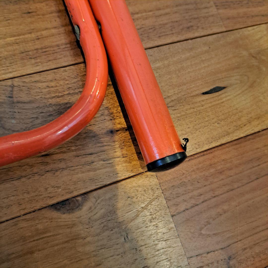 昭和レトロ　ミッドセンチュリー　ガラスアイアンテーブル　赤 強化ガラス天板