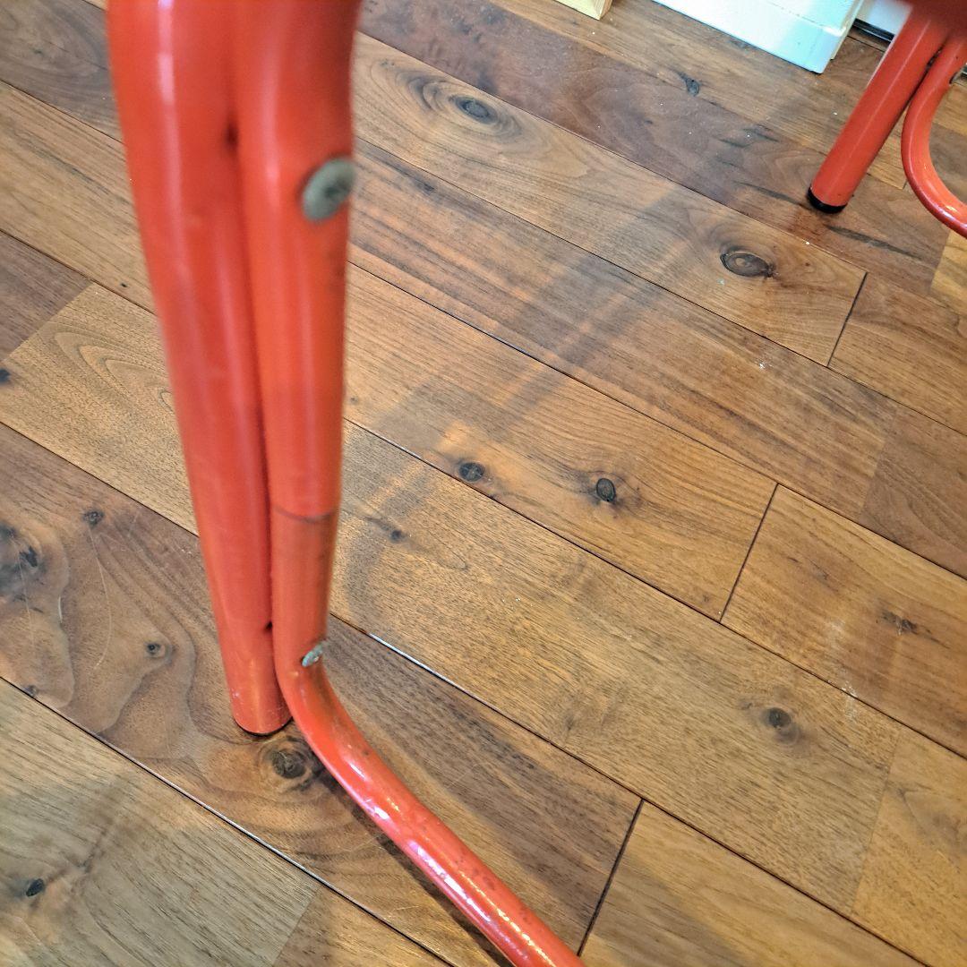 昭和レトロ　ミッドセンチュリー　ガラスアイアンテーブル　赤 強化ガラス天板