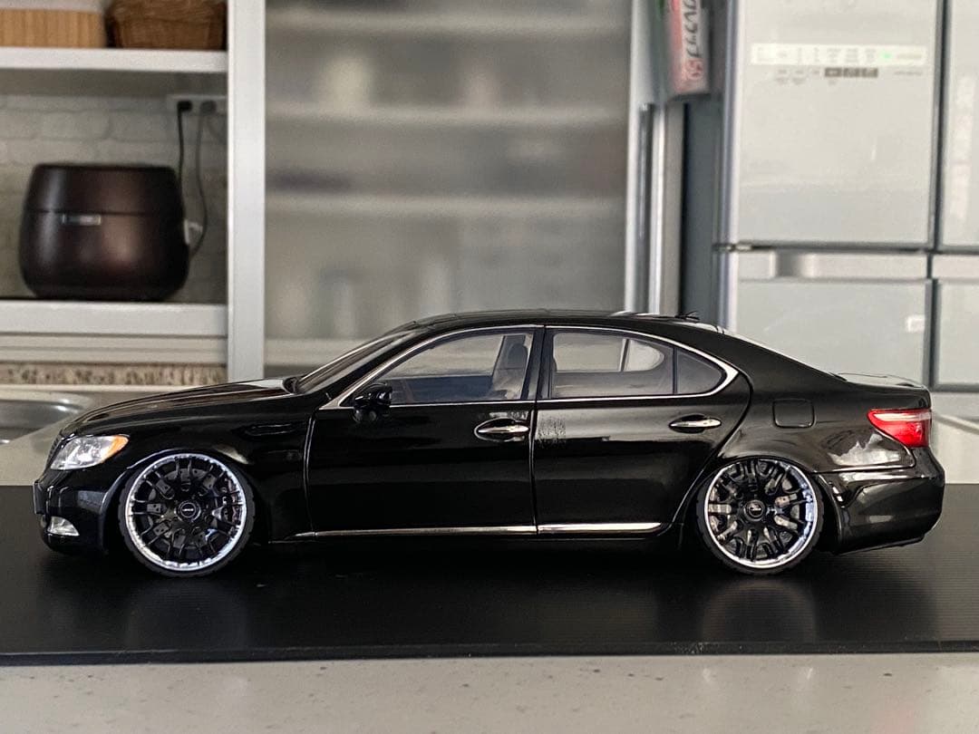 レクサス　LS460 1/18 21インチ　スタンス　ローダウンカスタム