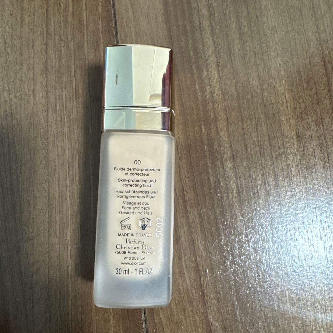 ディオール プレステージ ホワイト ルプロテクターUVルミエールbb 00