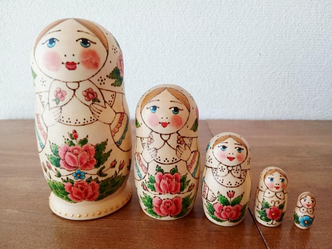 【LYH278】 北欧ロシア雑貨のインテリア、マトリョーシカ　リューバ作