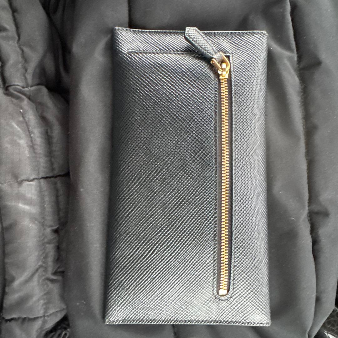 あ*ん様 PRADA ブラック 長財布 エンベロープスタイル