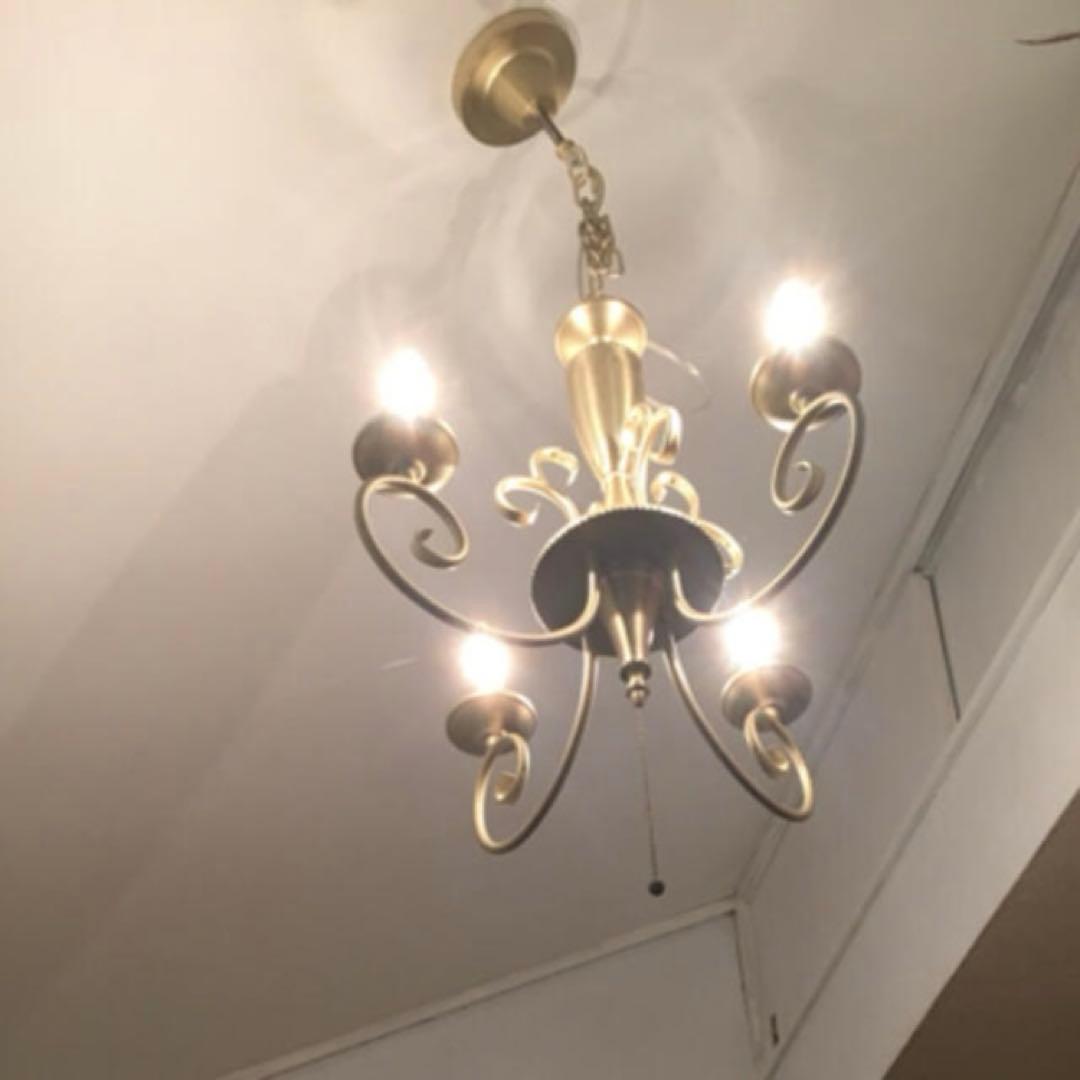 4灯シャンデリア　アンティーク　zara 好き　フレンチシャビーシック
