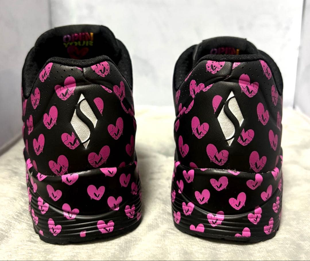 新品激レアスケッチャーズ24.5コラボスニーカーカラフルハート UNOエアソール