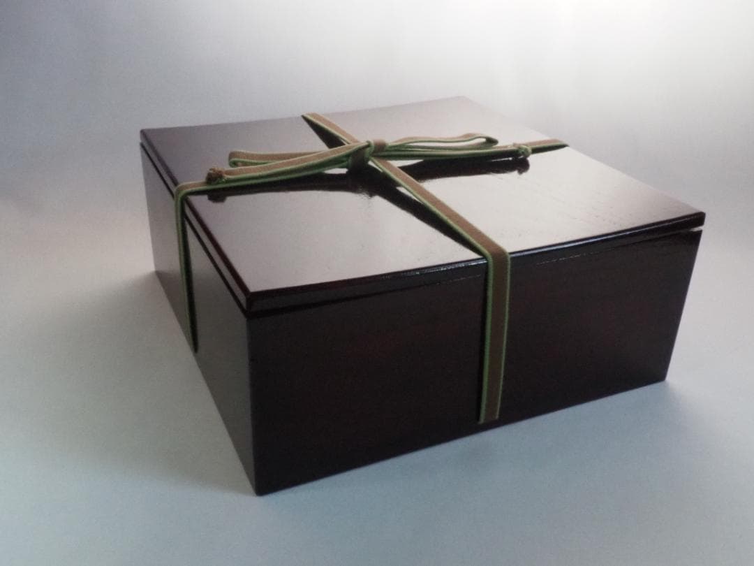 裏千家15世鵬雲斎御書付『巻水蒔絵四方盆』14代駒澤利斎造（共箱・二重箱）