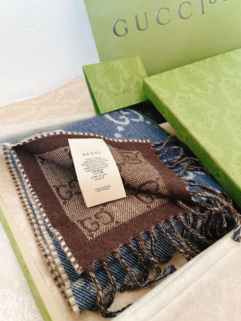 GUCCI(グッチ)タッセル付き GGジャガード マフラー